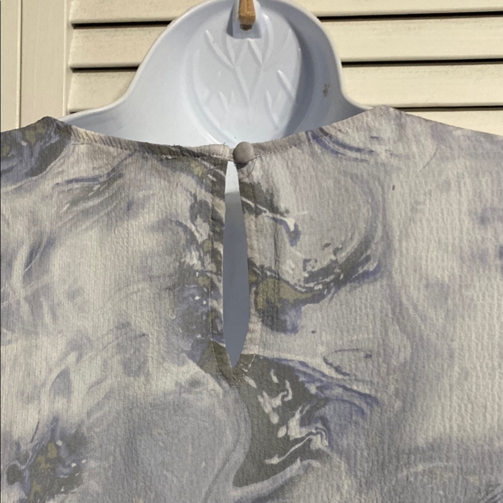 Calvin Klein marble swirl top! - Picture 7 of 10